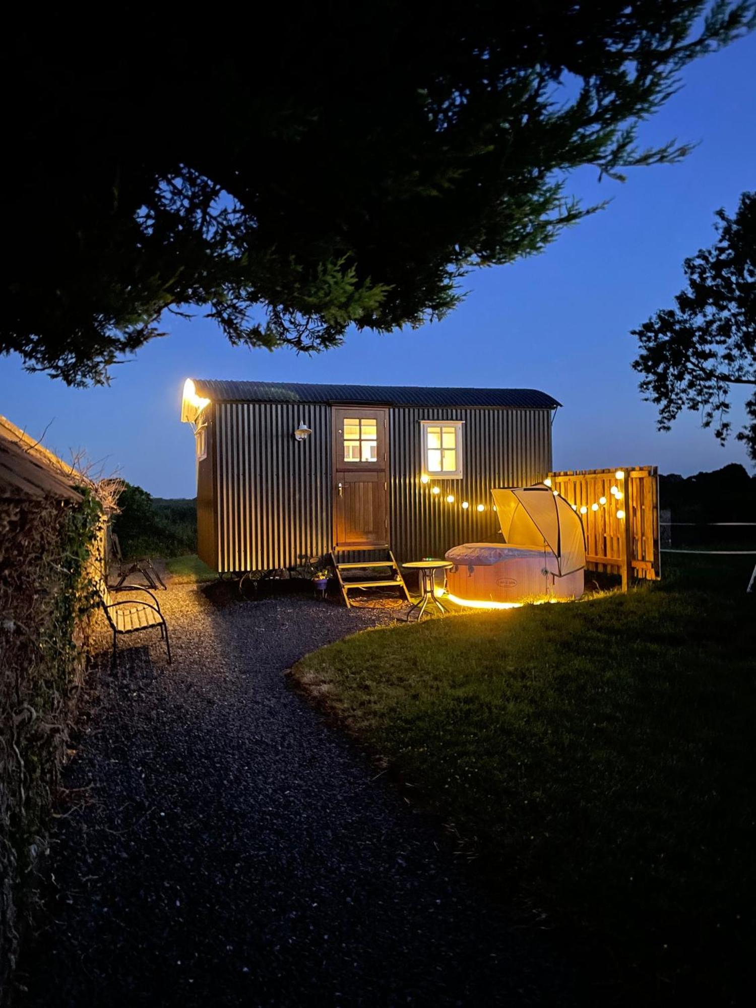 Sheelin Huts Blue, Hot-Tub Available From 1St April Until 1St November Villa Cavan Kültér fotó